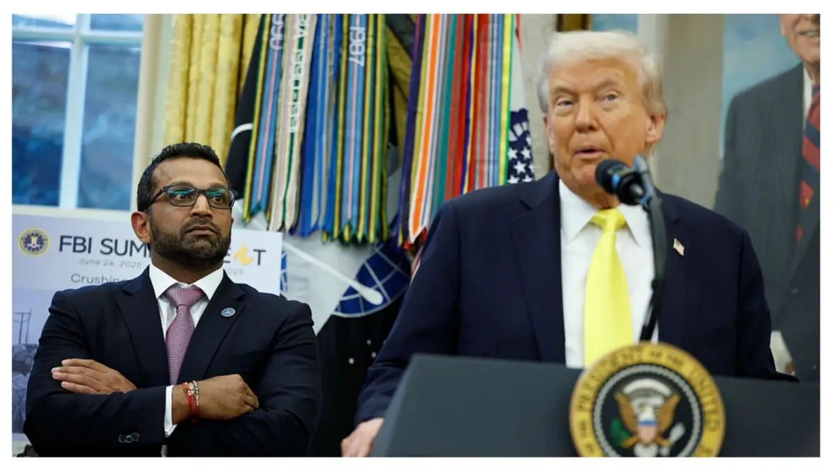 A Scandal Erupts Around One of Trump’s Top Officials and the Photo Meant to Shut It Down Only Made Viewers Ask Even Bigger Questions A Scandal Erupts Around One of Trump’s Top Officials and the Photo Meant to Shut It Down Only Made Viewers Ask Even Bigger Questions