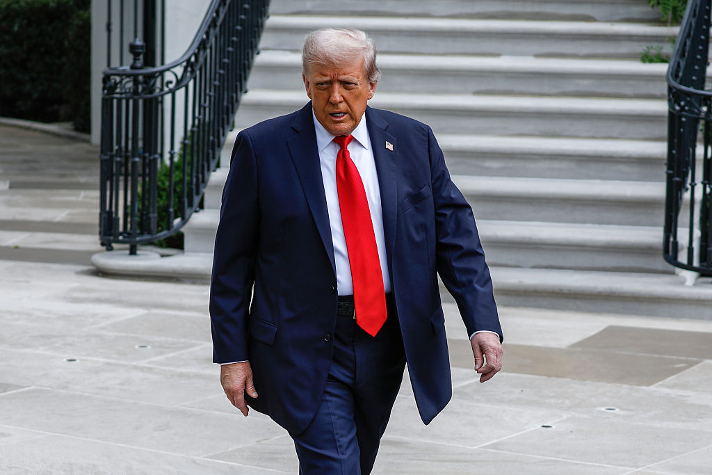 Trump Hosts ‘White Hat’ Ceremony Framed as Honor — Until Viewers Zoom In on Kash Patel and the Optics Become Impossible to Ignore