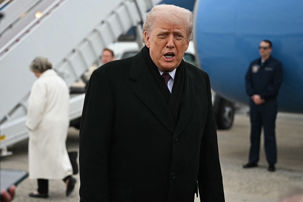 Trump Refuses Questions After Big Announcement, but Viewers Say the Real Story Was the Faces Trapped Right Behind Him